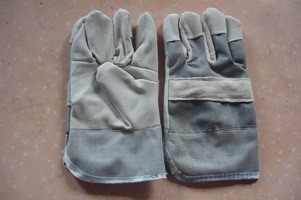 Leather gloves